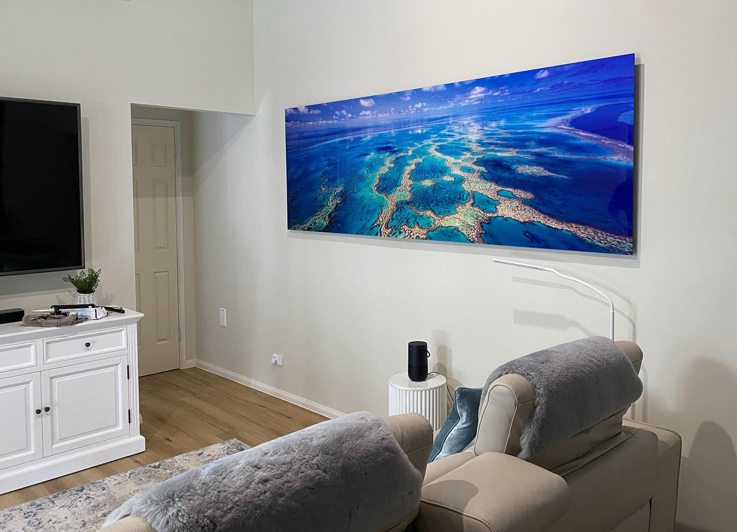 Some of you may have seen this large 100inch frameless acrylic ‘Reef Dreaming’ that has featured as